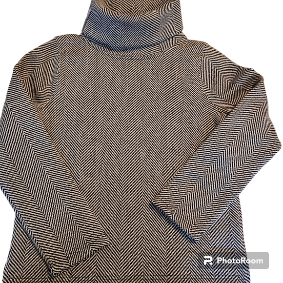 NWT J. Crew Herringbone Pullover Funnelneck Sweatshirt Fleece Lining Sz Small - Picture 4 of 13